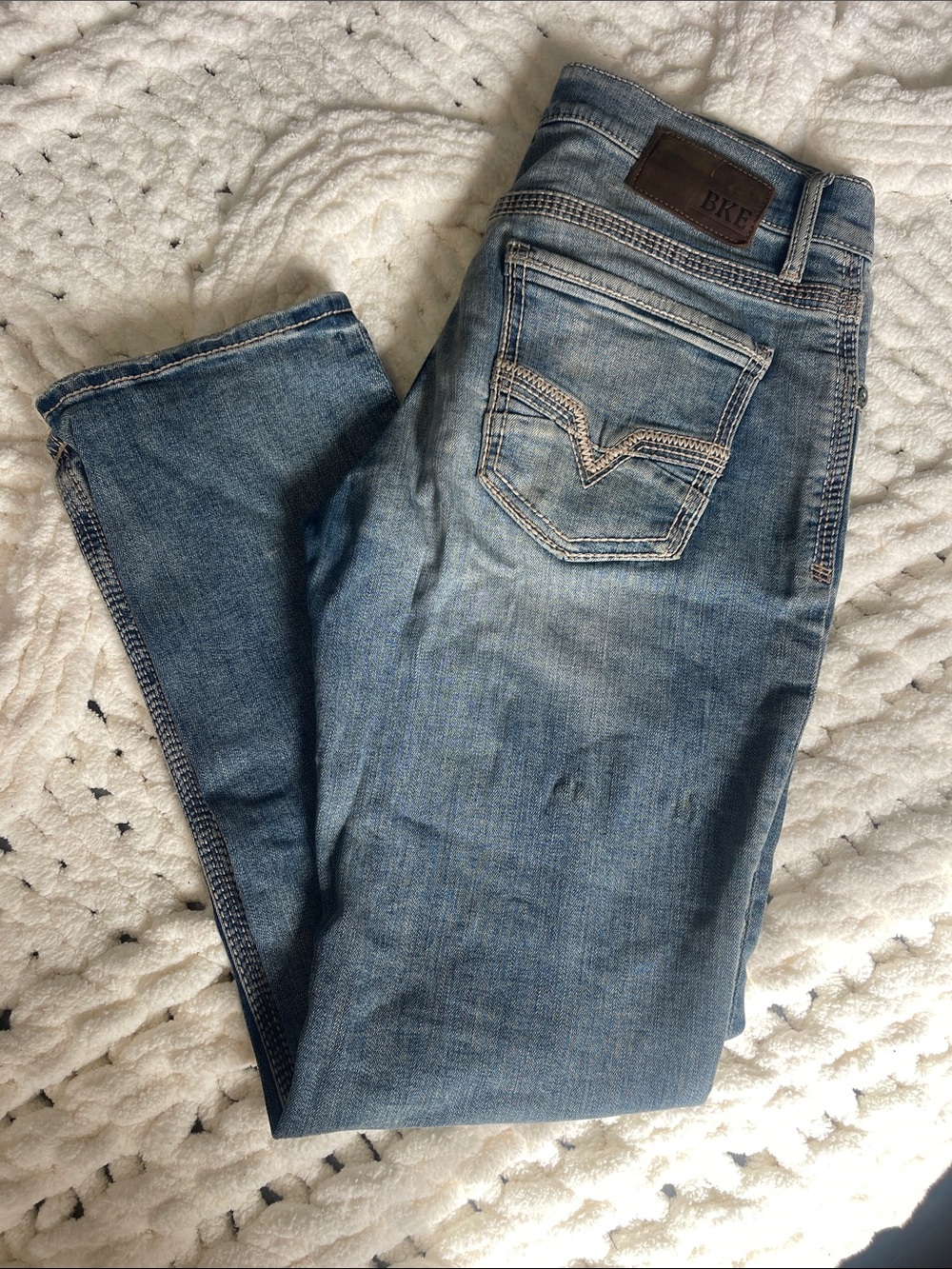 BKE Mens Size 33 Regular Light Blue Faded Denim Jeans with Back Pocket Stitching